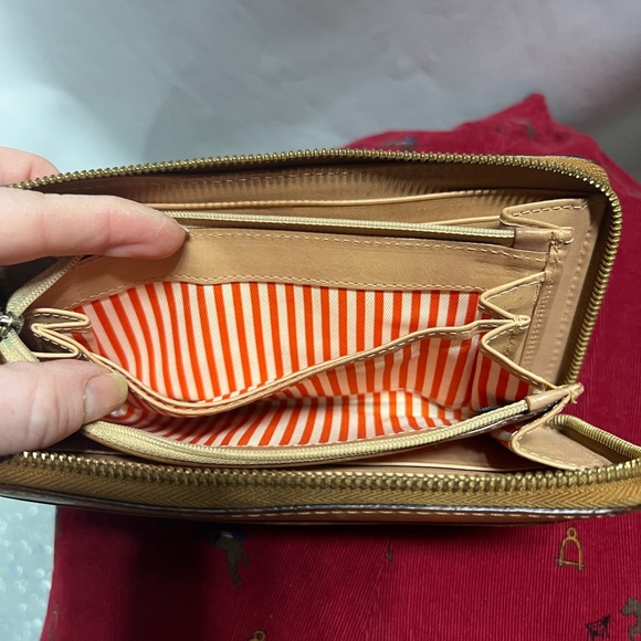 Kate Spade Long Zip Wallet Soft tan leather - Picture 6 of 6